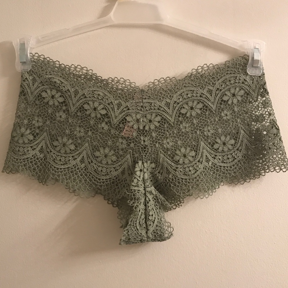 NWT VS Green Lace Shortie